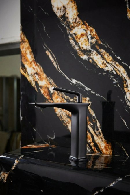 حنفية مغسلة أسود مطفي – تصميم هندسي فاخر